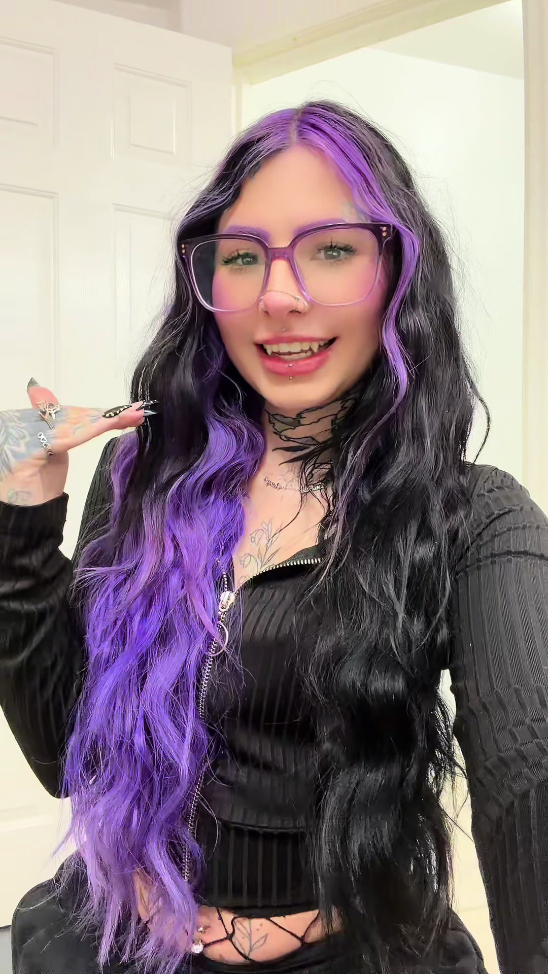@VioletVee