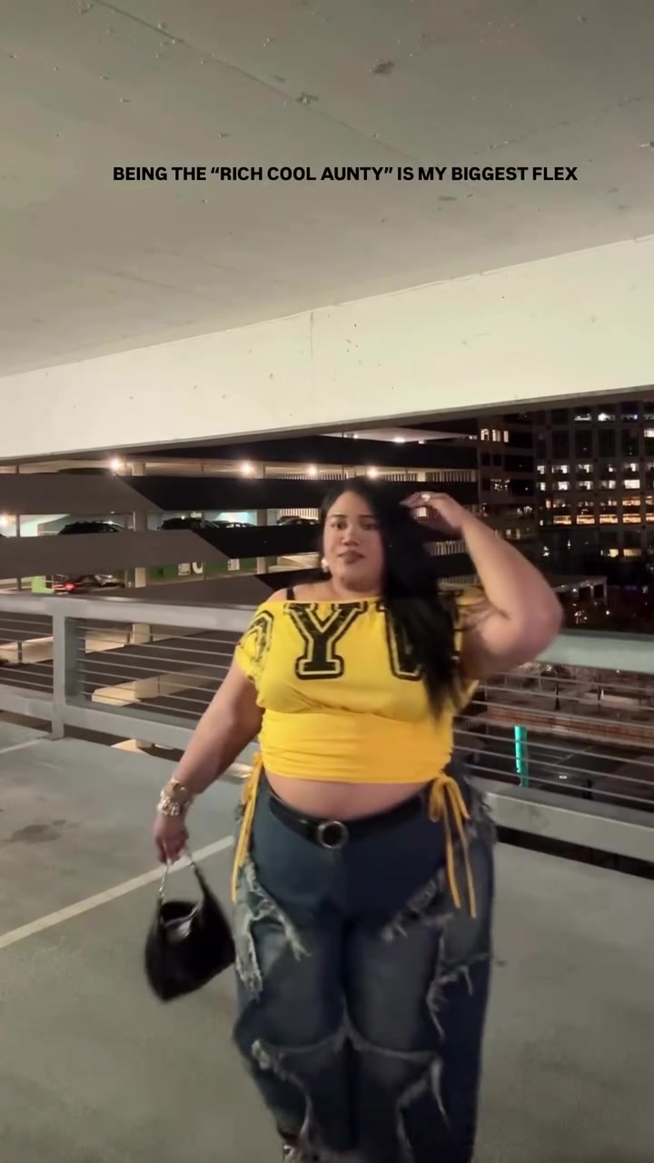 @Lose_bby | Curvy Girl