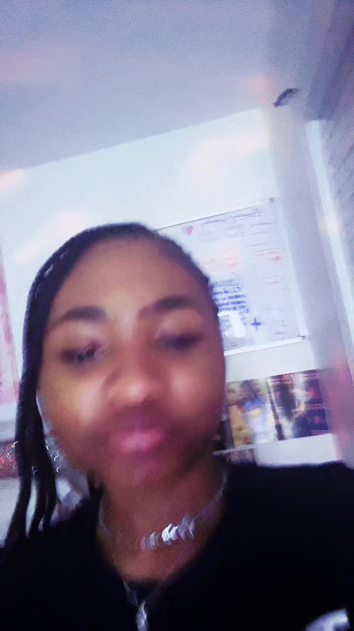 @whatsanizzy