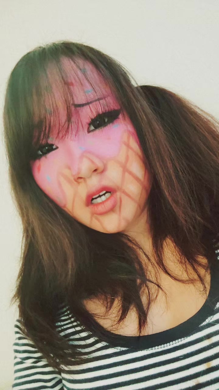 @👾