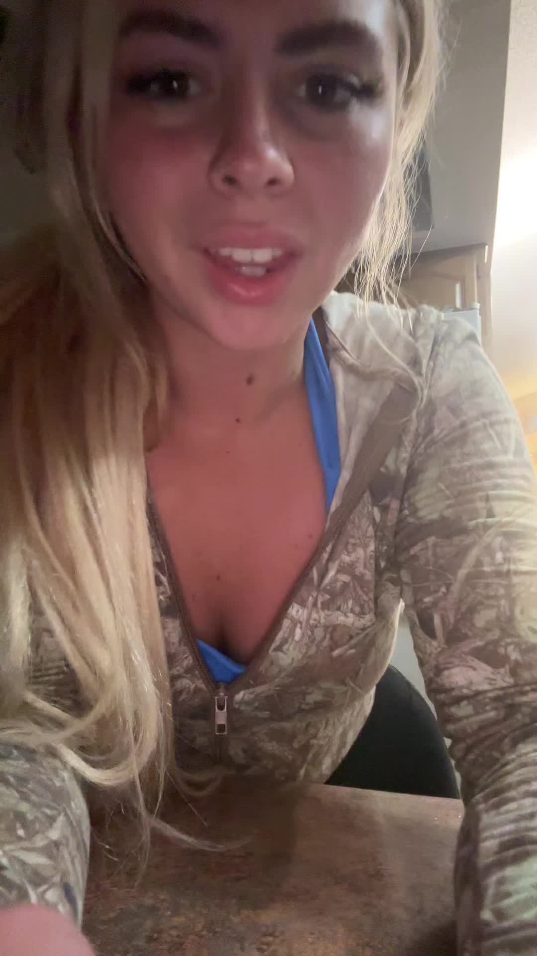 @Valianna Rose
