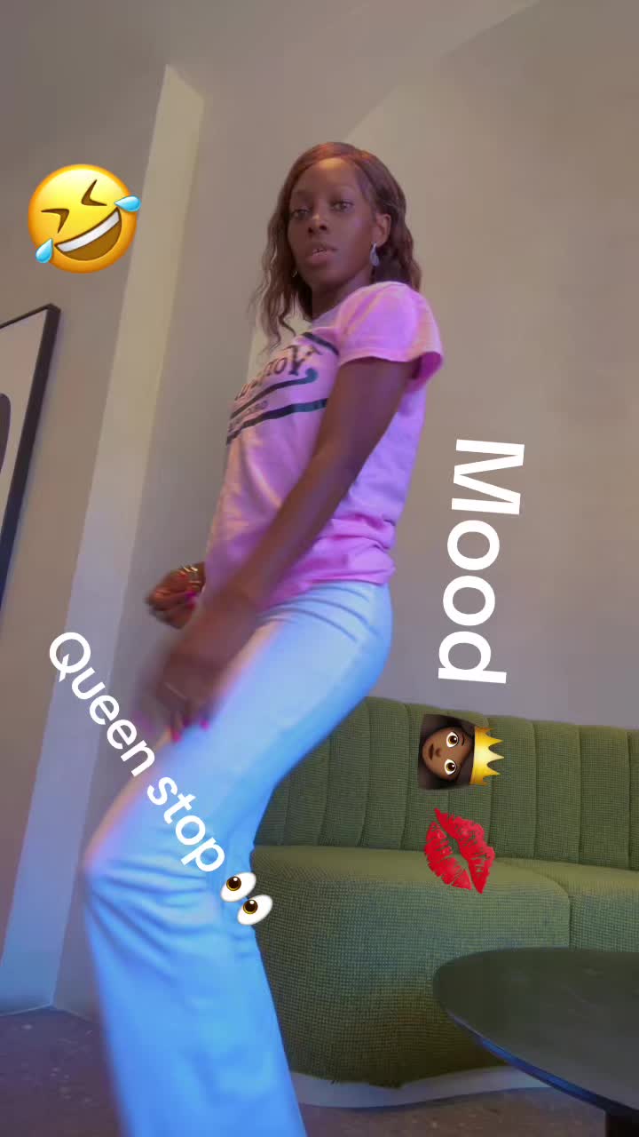 @🌸 ℚ𝕌𝔼𝔼ℕ💯👑𝕋𝕀𝕊ℍ𝔸 ♍️