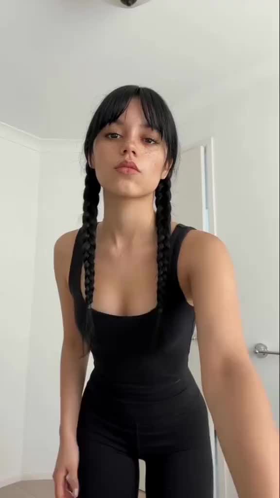 @Jenna Ortega