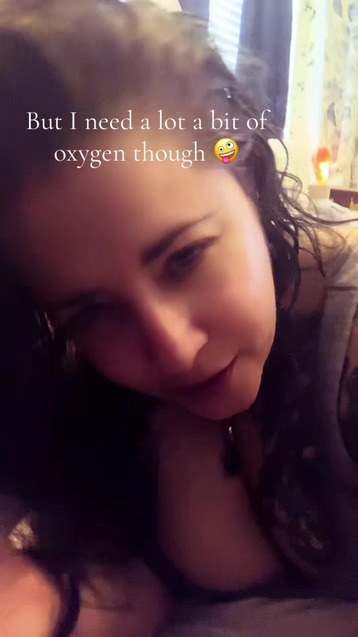 @JustmeHolly