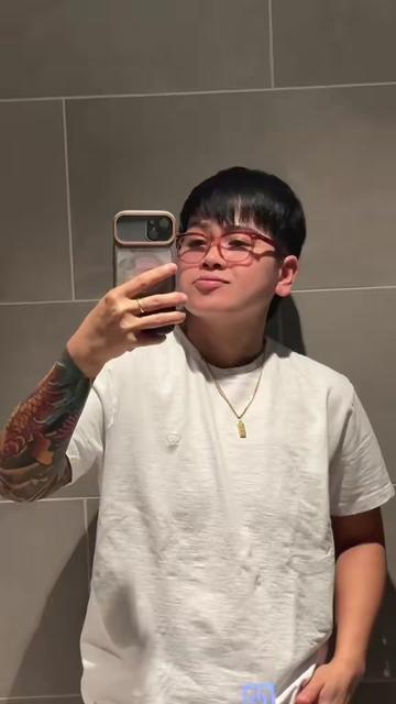 @EMJEi