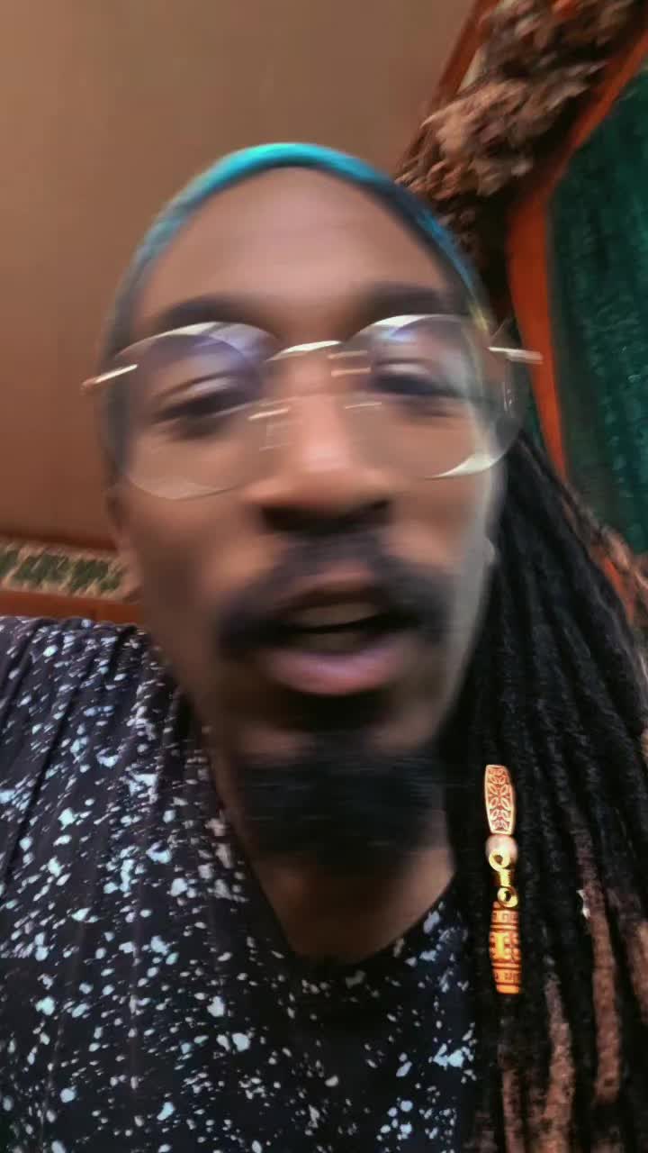 @Zella Comics on YOUTUBE