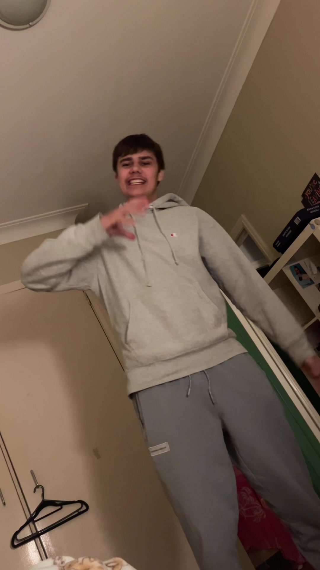 @Chloeeee