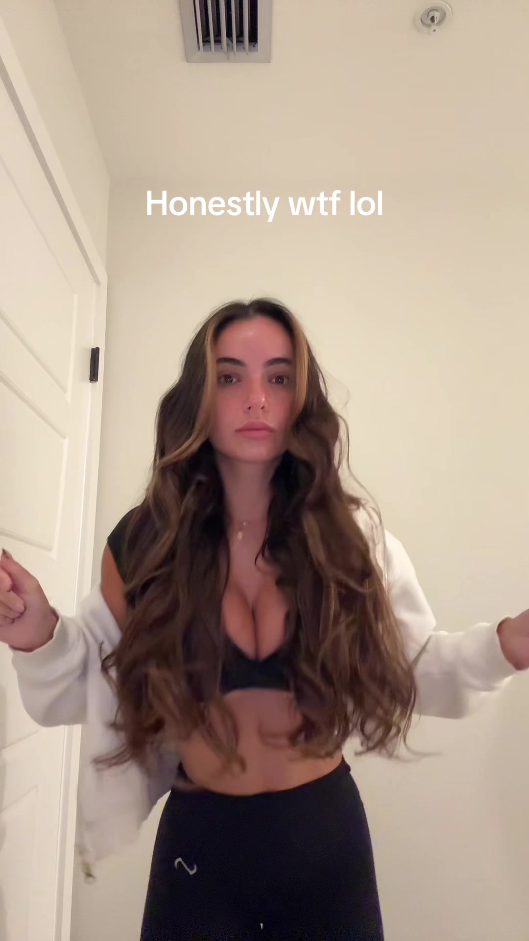 @Ariana isabel