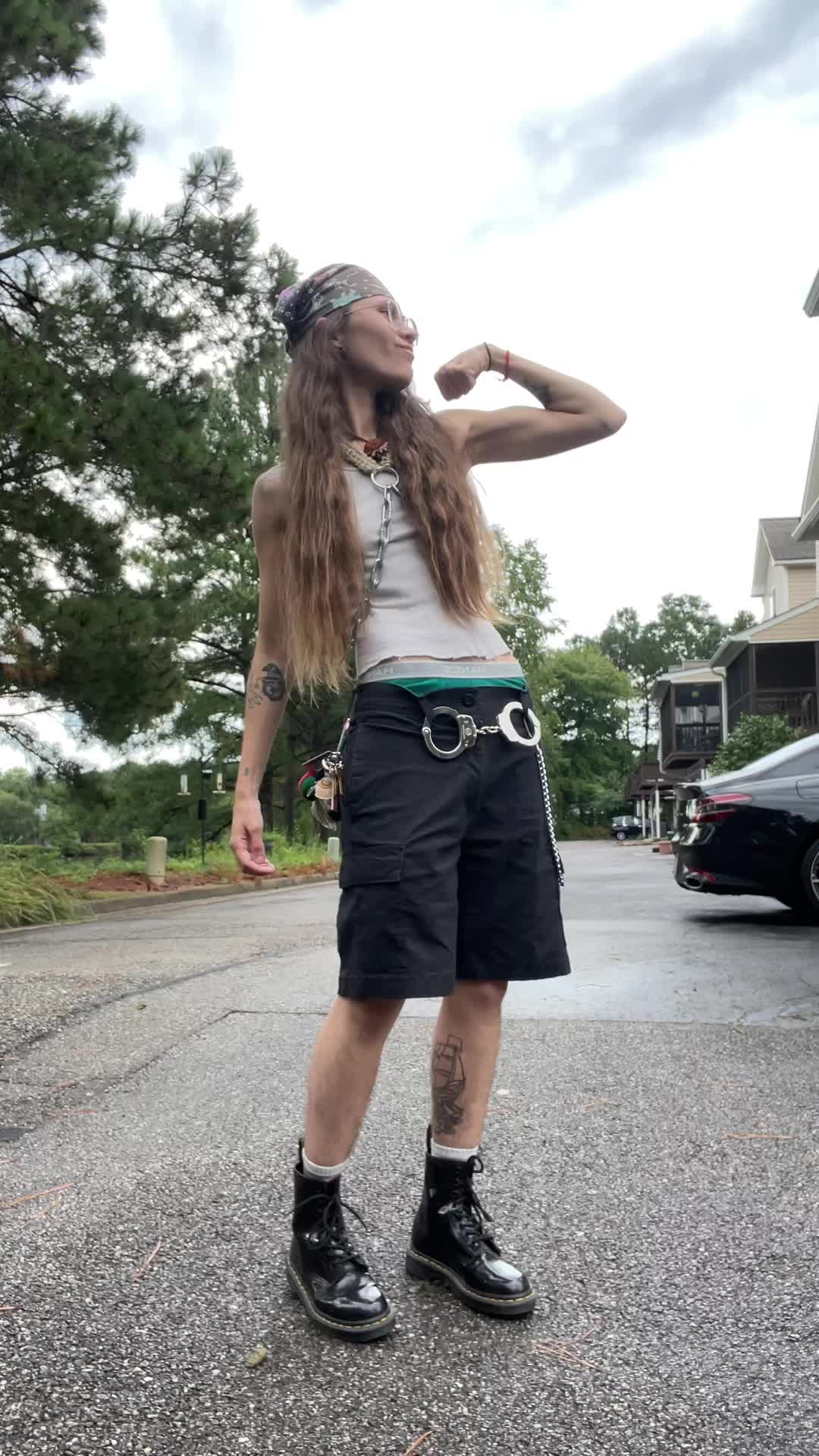 @ca⛓️en