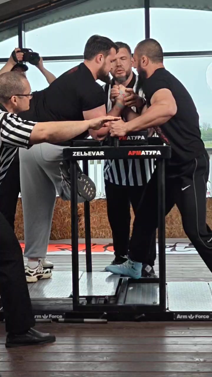 @Iron wrestling