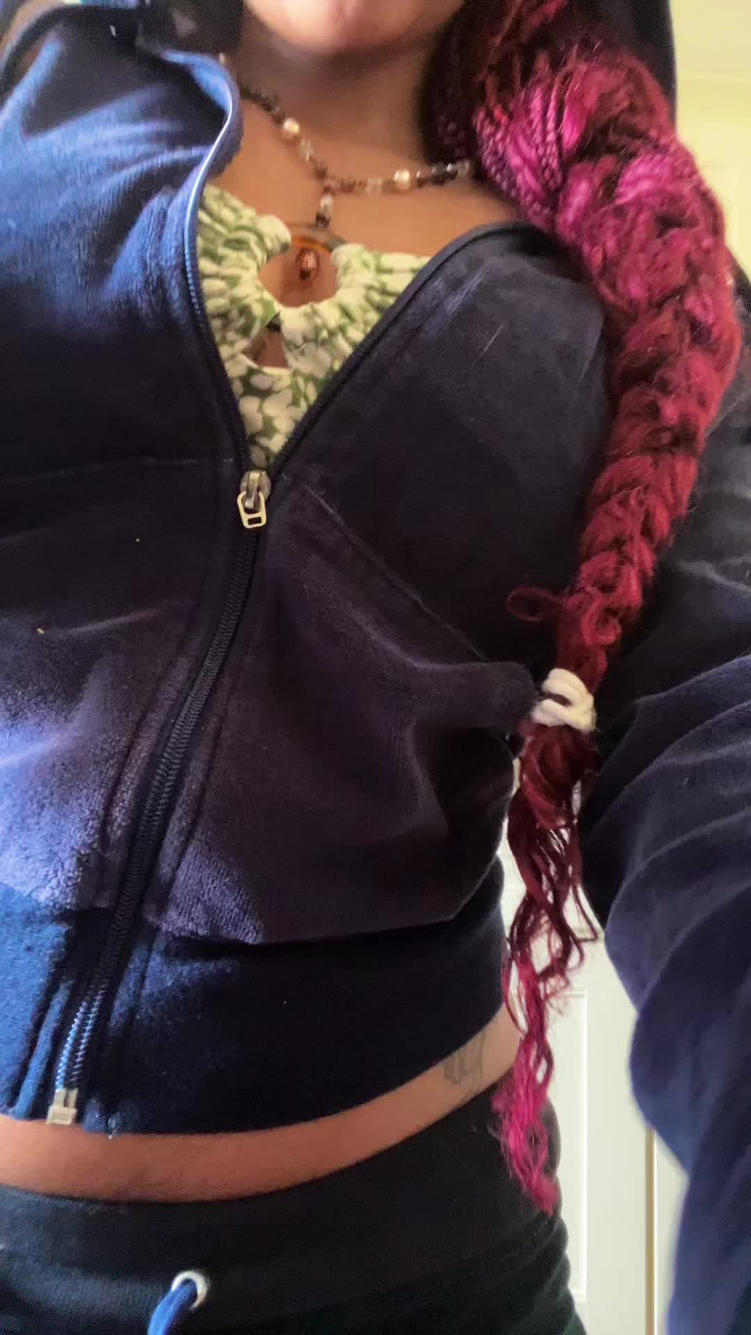 @Leenailzzz