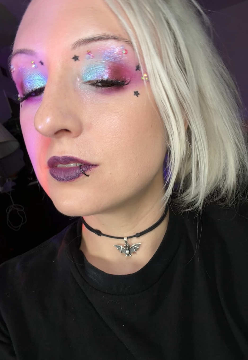 @Mika ✨ plays with makeup ✨