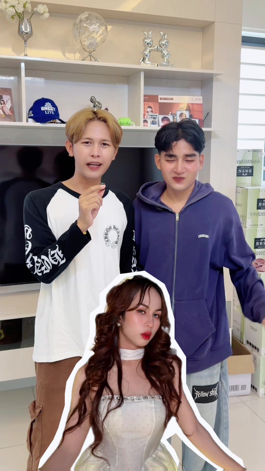 @ជុំសៅ ✓