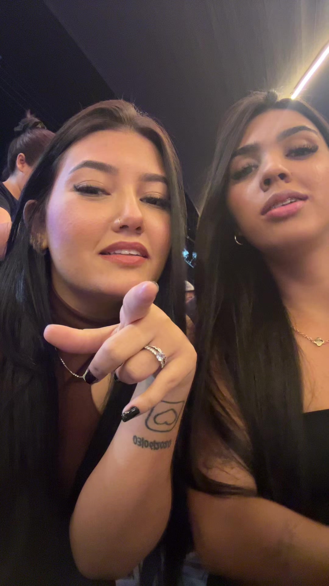 @Emmyaparecida