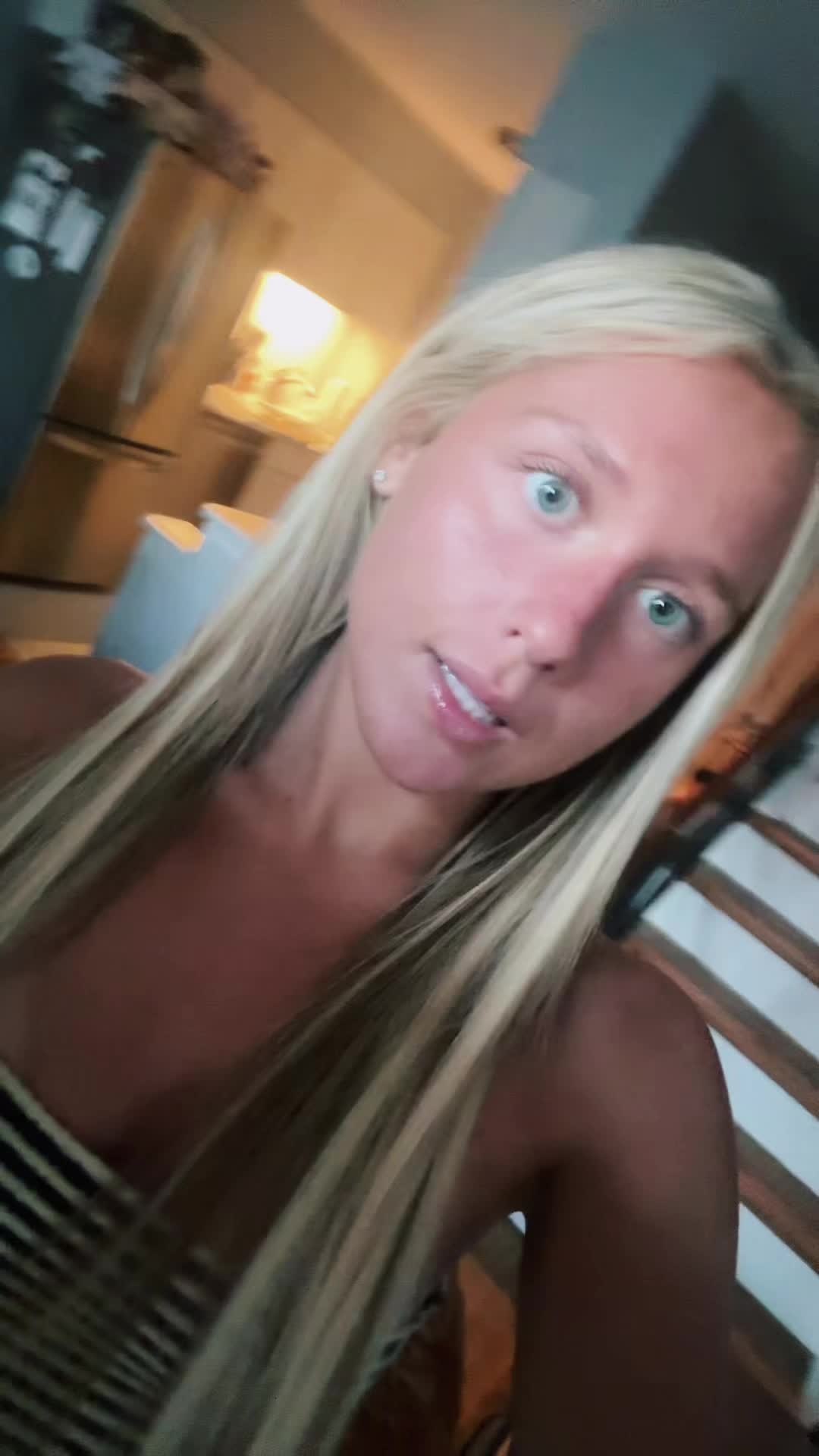 @alainamoorr