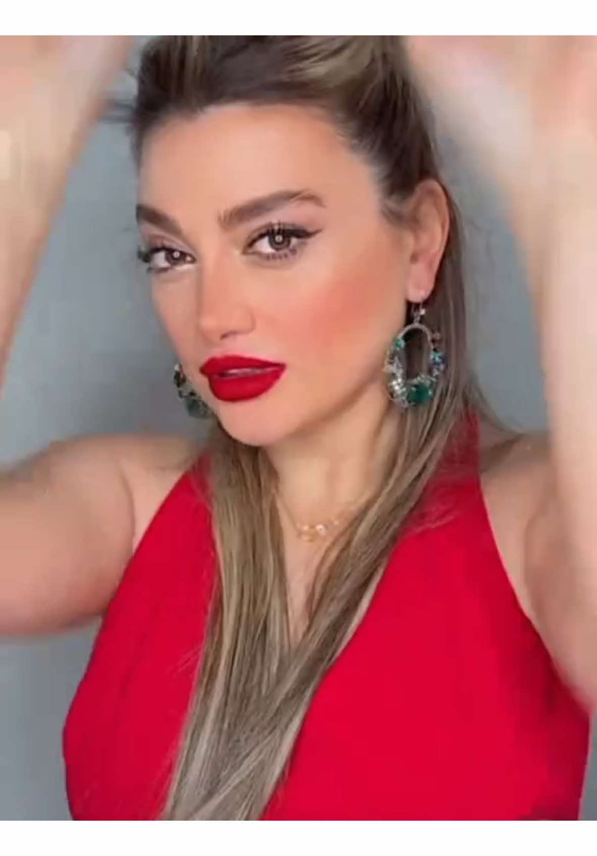 @Elinaa.brows