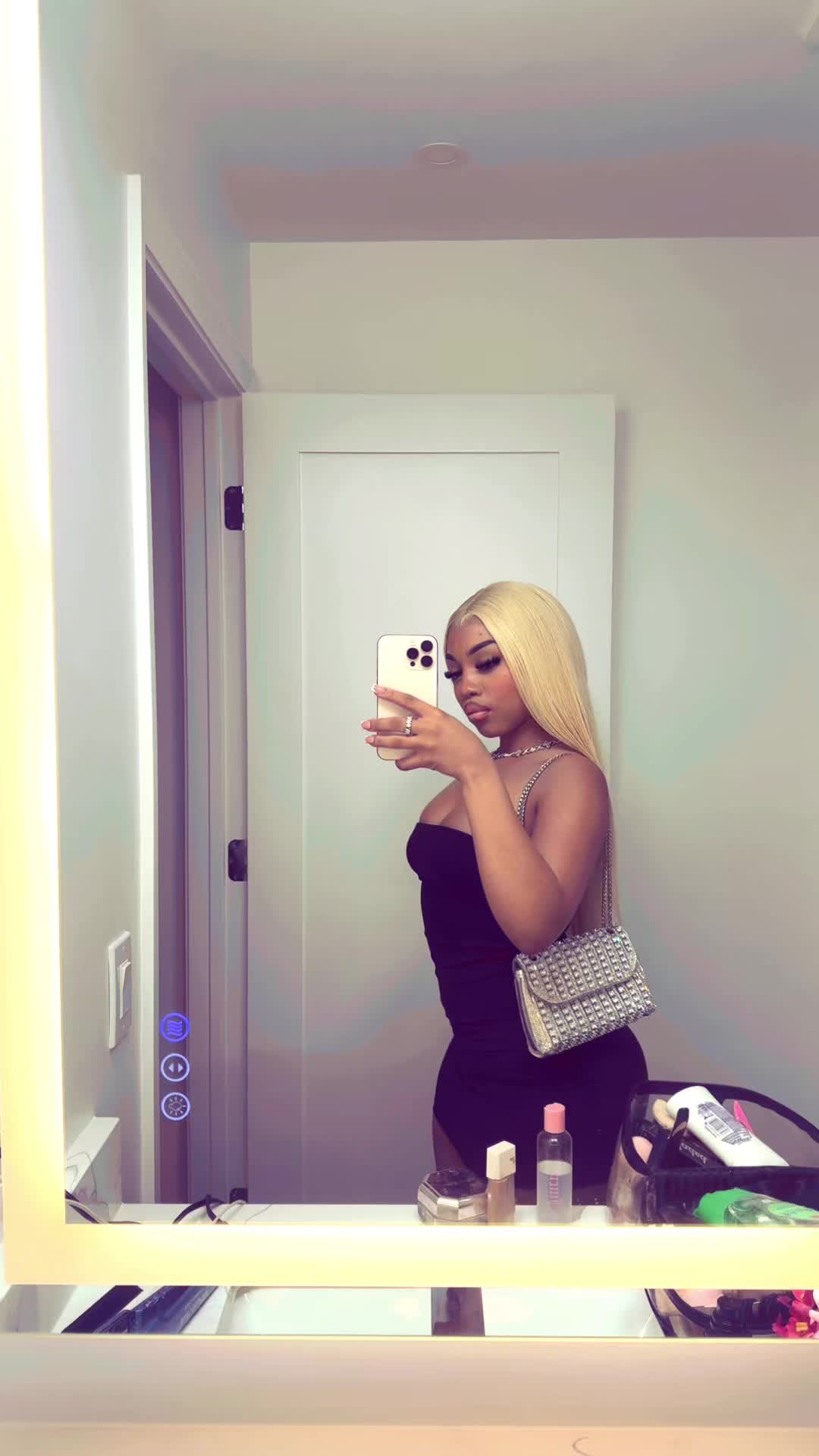@hernameislei
