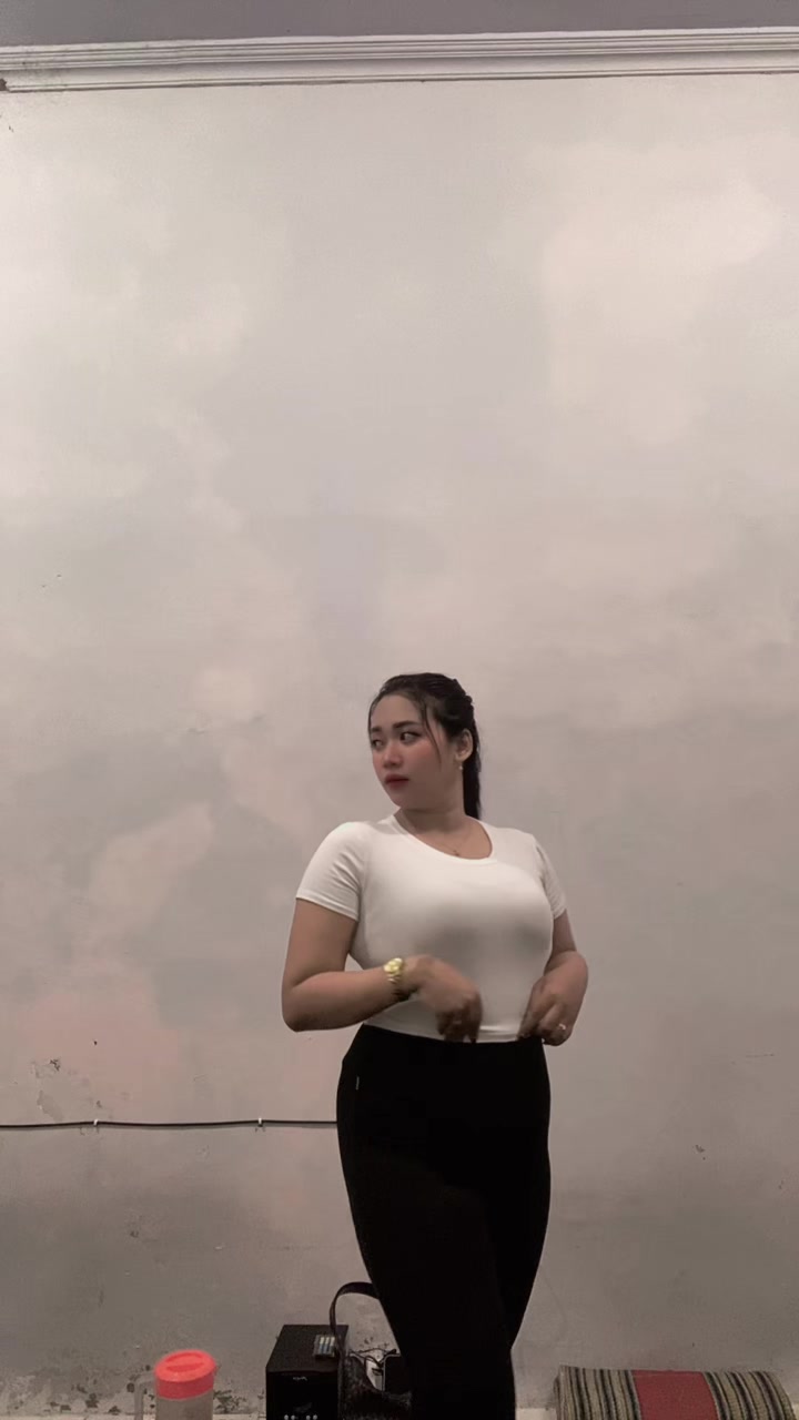 @girlDeva_