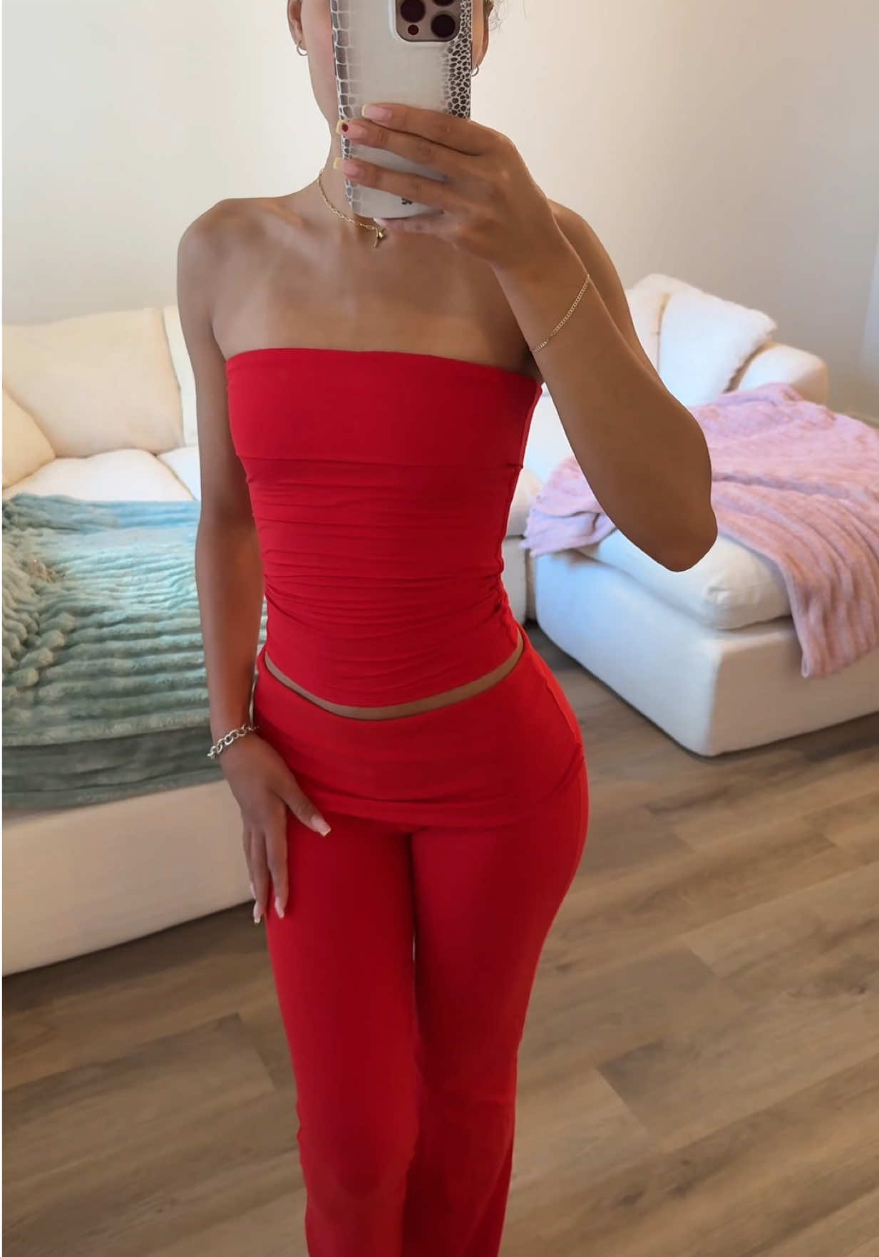 @shaniajjenae