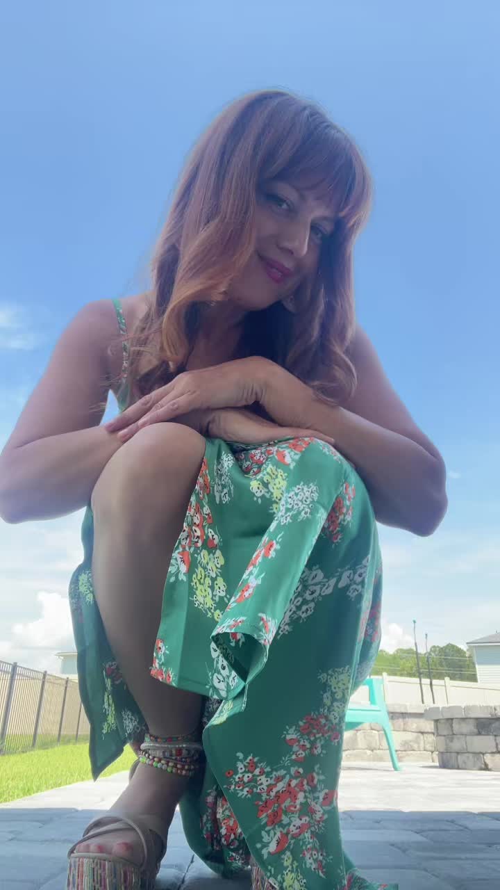 @SheerNylonsKitten