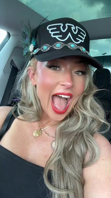 @MissCarly