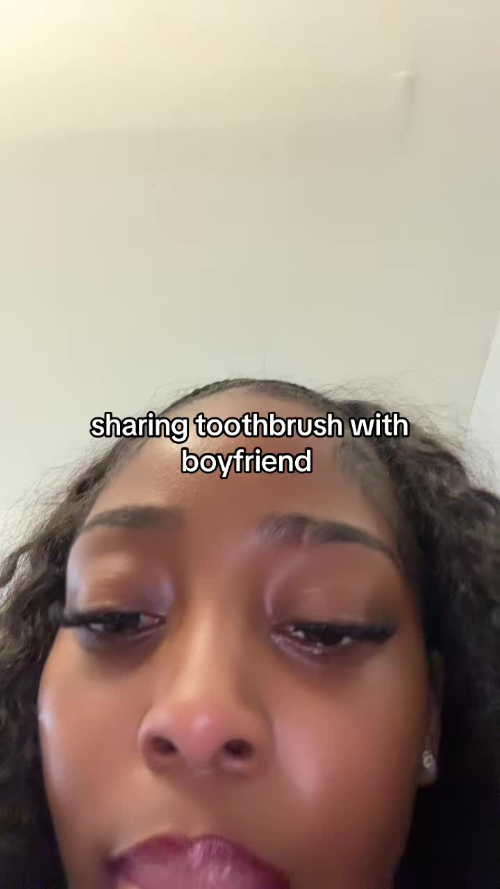 @oneeyebrow