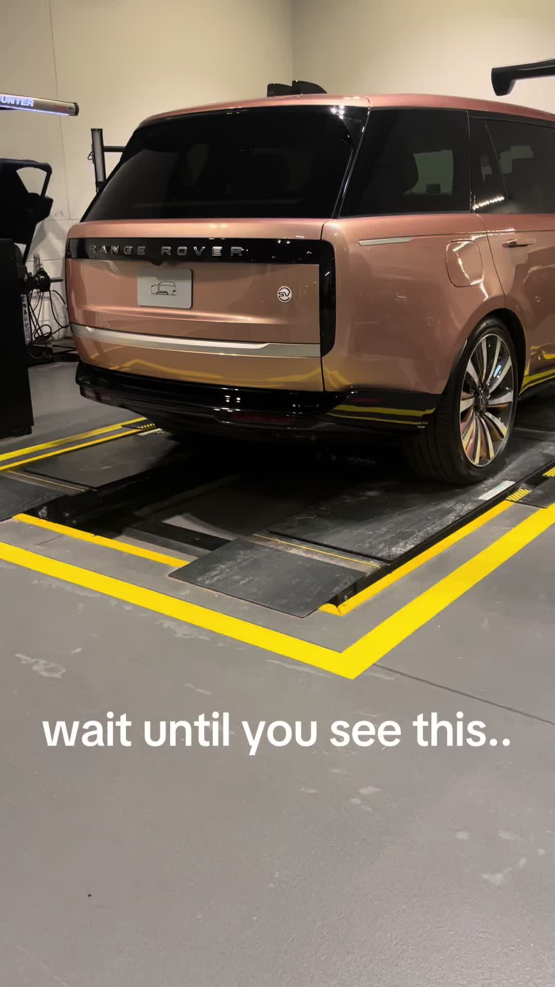 @SarahSellsLuxury