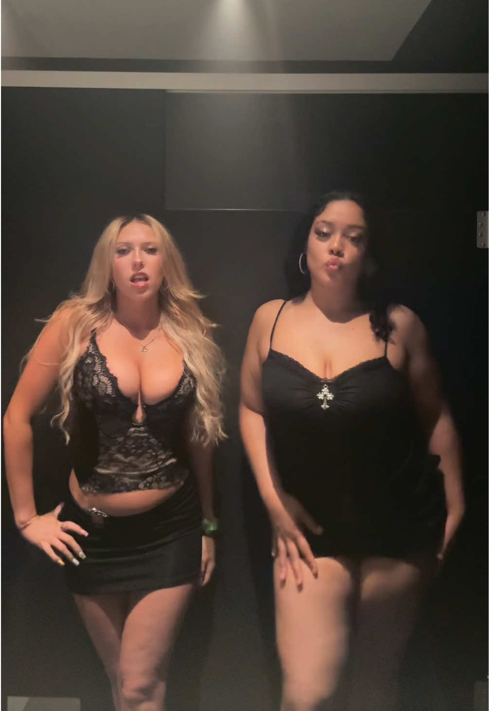 @Nikki🖤🐆🪩🍸