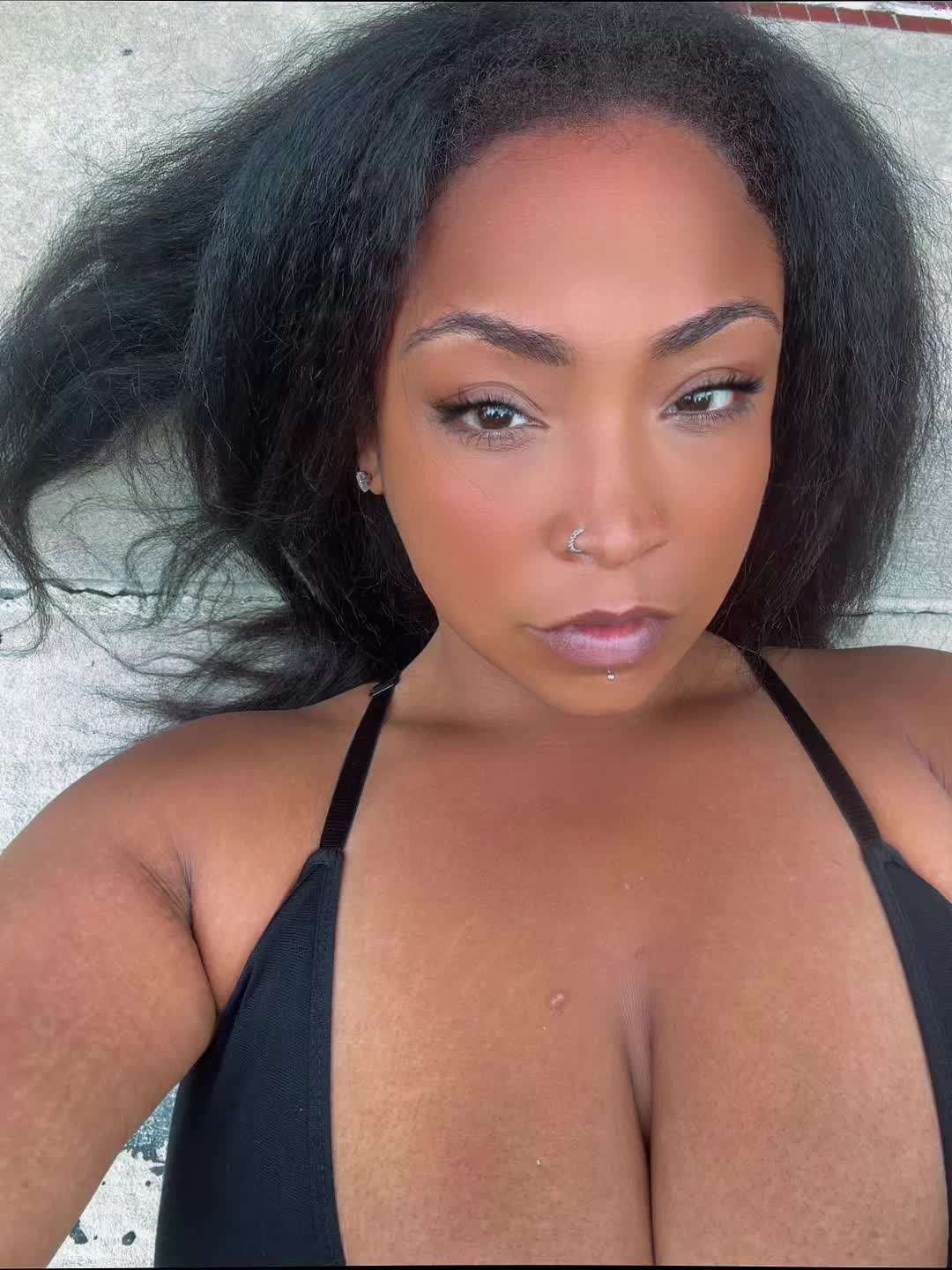 @KurvyKary