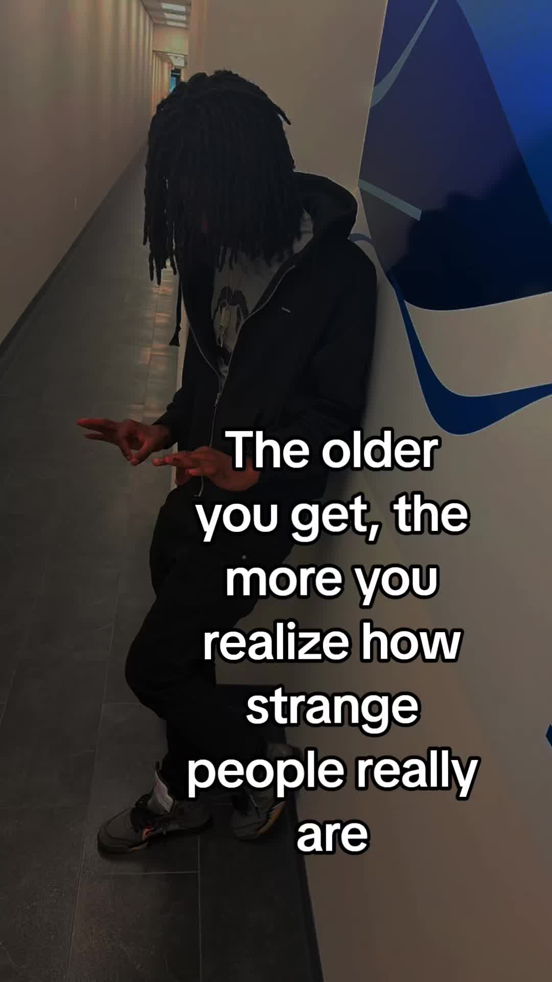 @￴