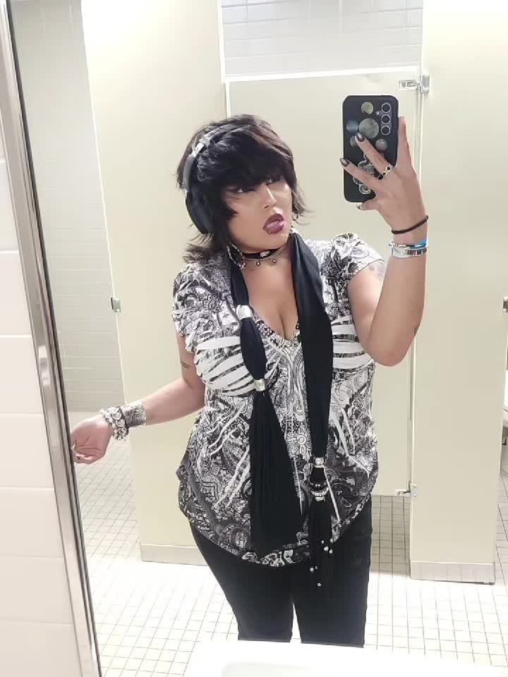 @theskysfallingg