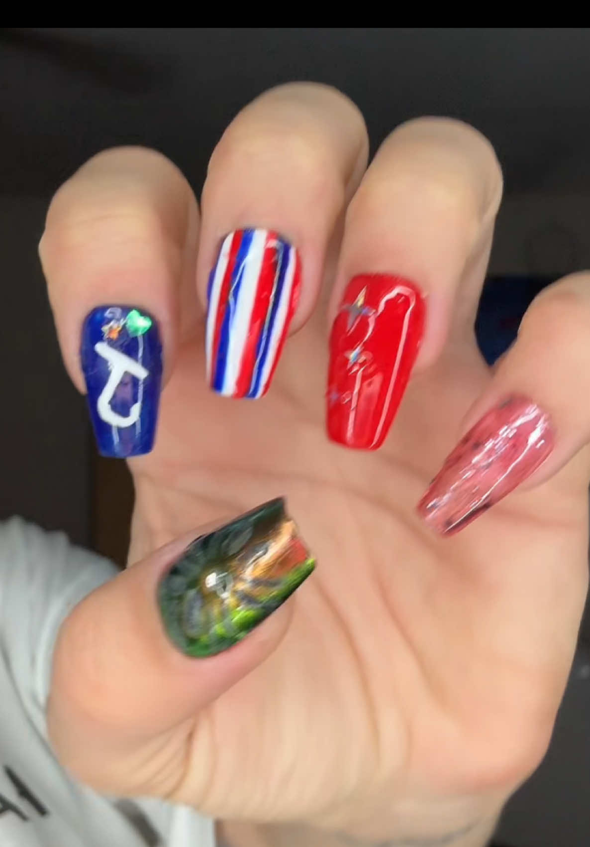 @THATCOOLMOMG