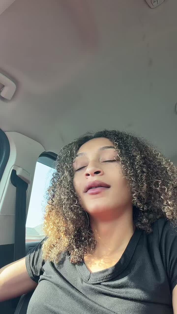 @carleeebaee