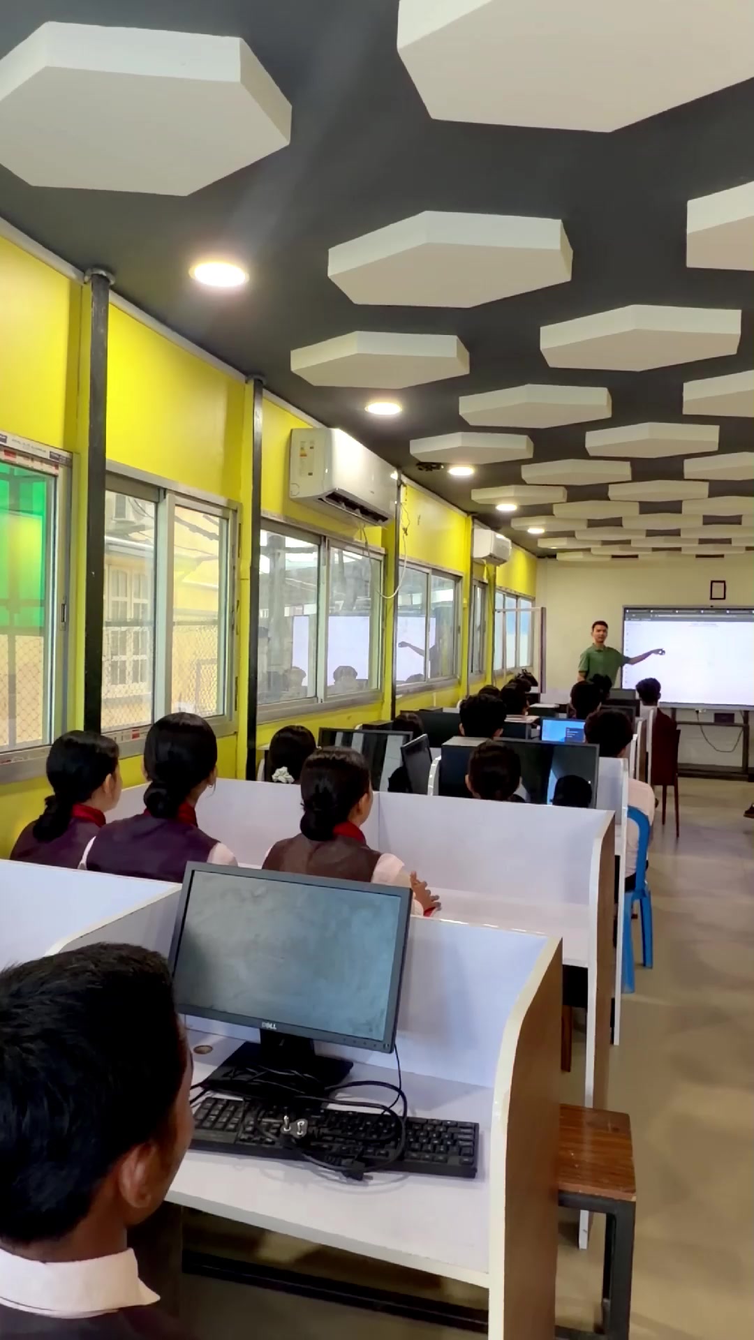 @Eecohm_College