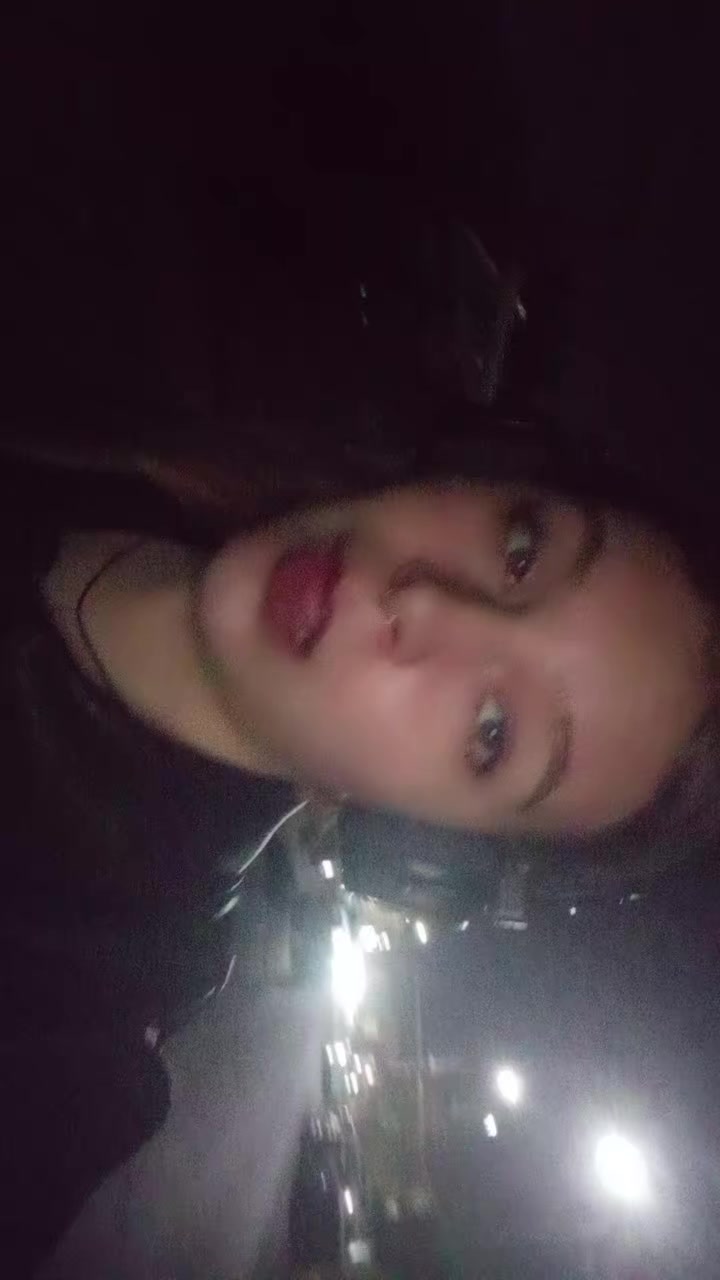 @🦊