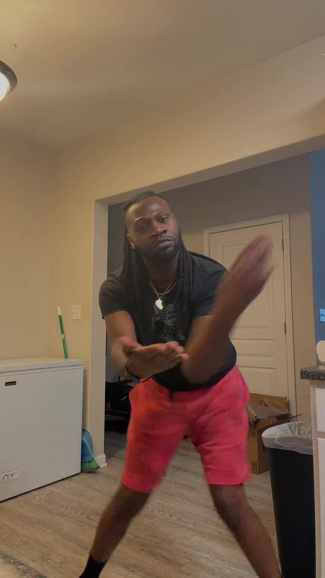 @_sneakyq_