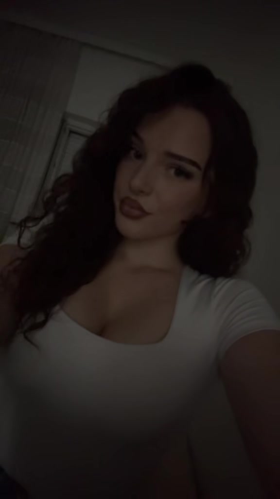 @FatjonaC