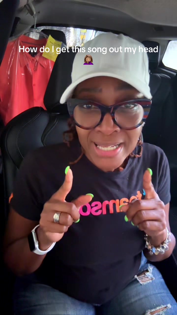 @Debz🇻🇮🇻🇬