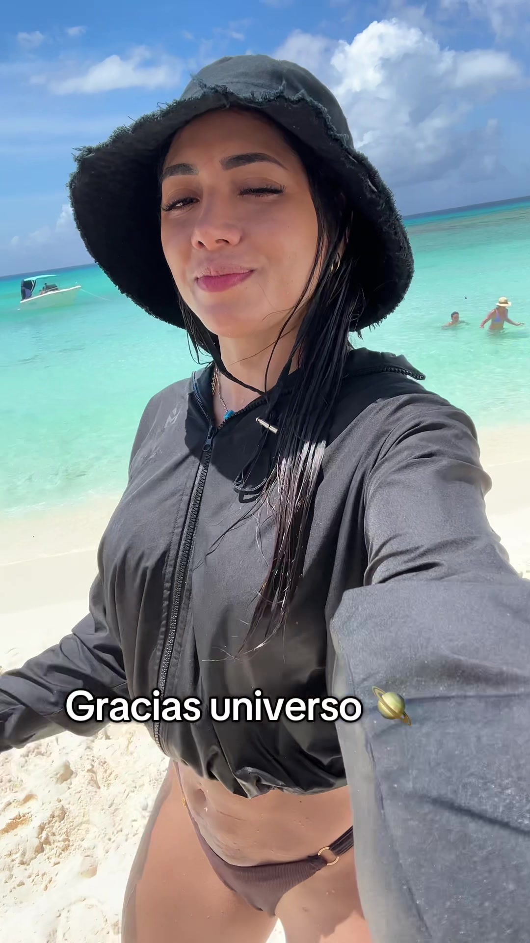 @Creador de Contenido • UGC