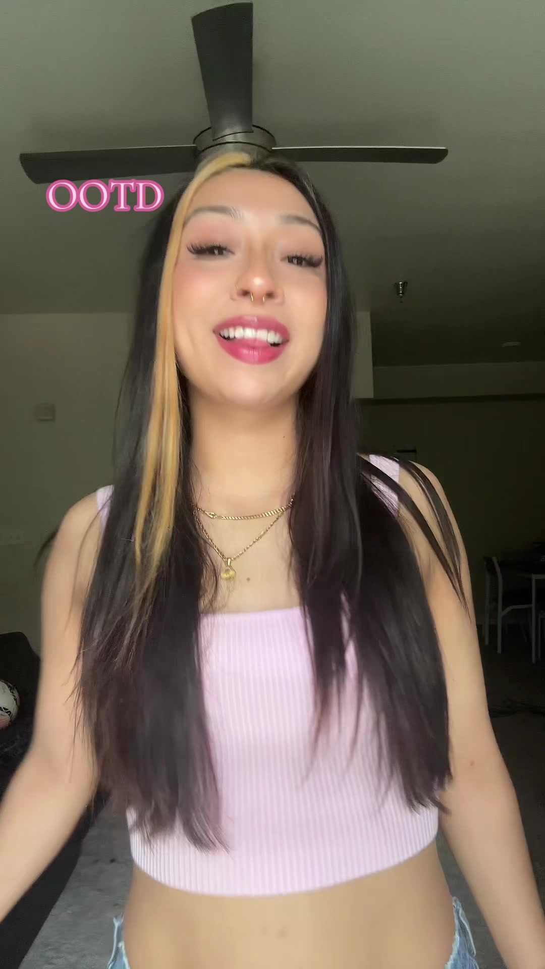 @Laisha