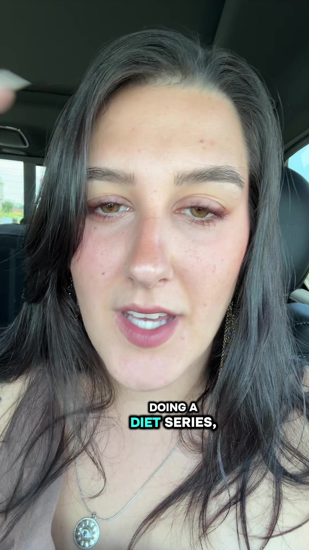 @thetravelingchickin
