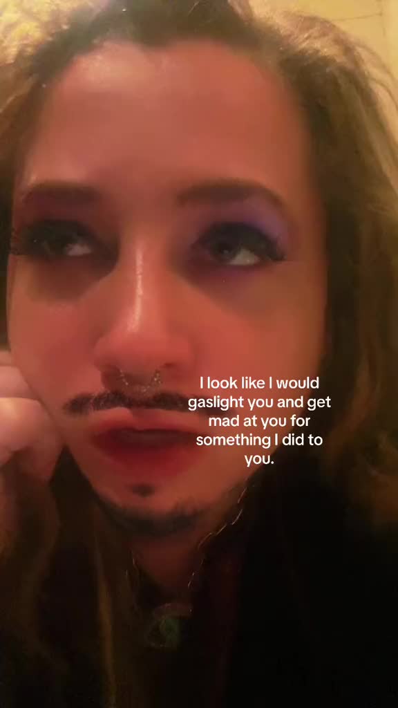 @givemypillowsumhead