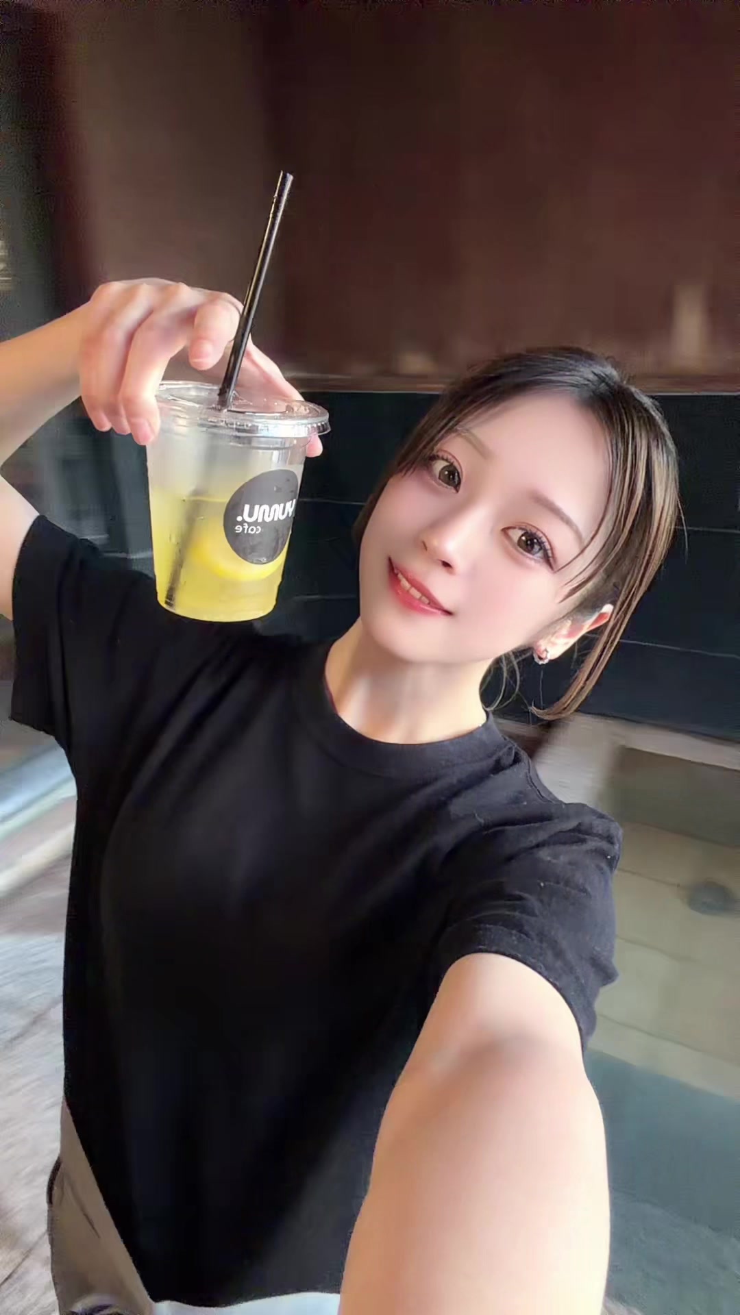 @りりあ