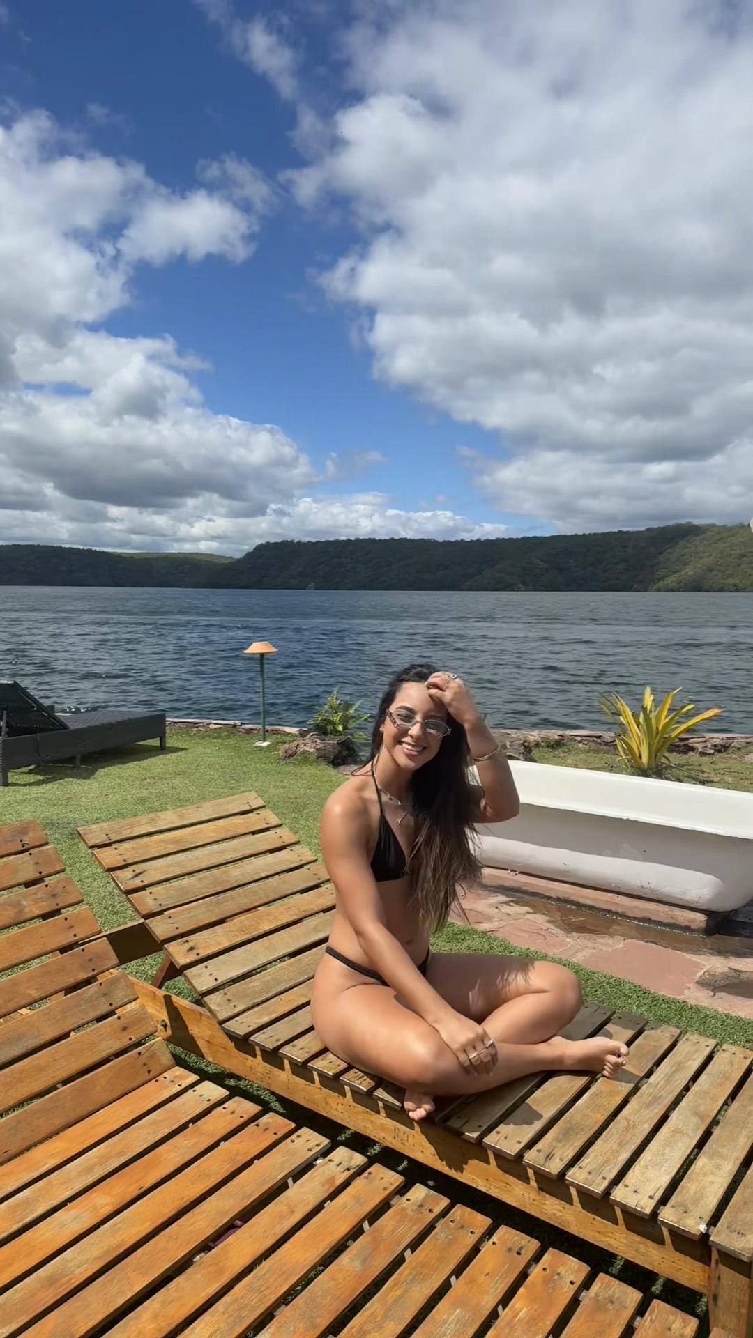 @Larakawanna