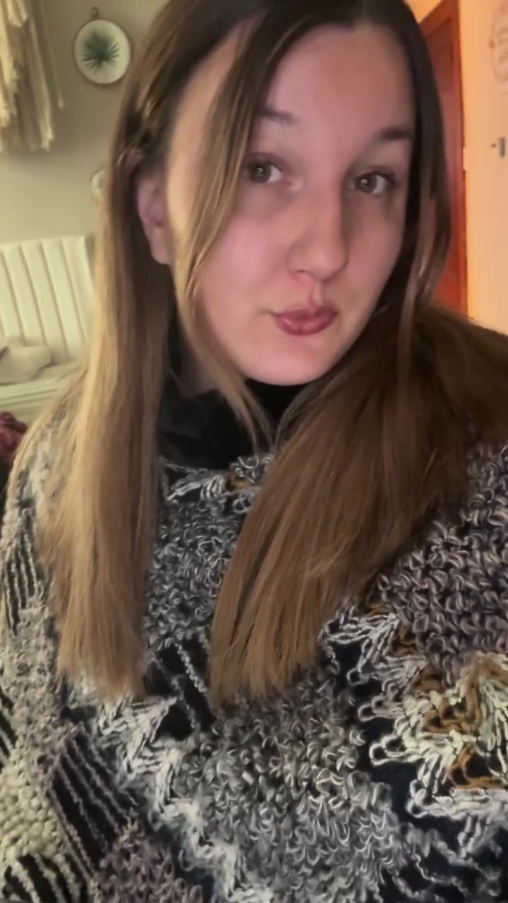 @Curvy Courtney