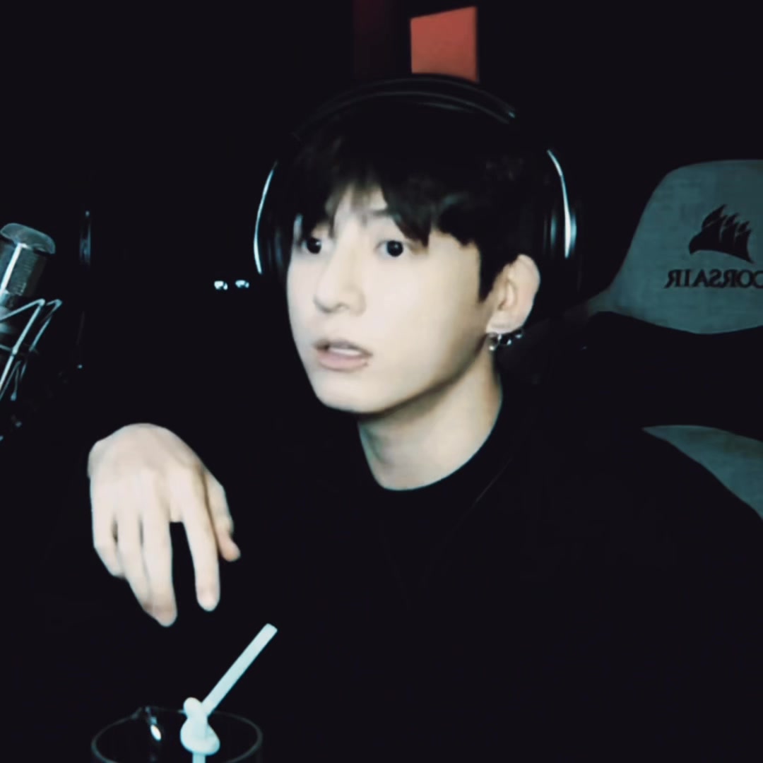@༯