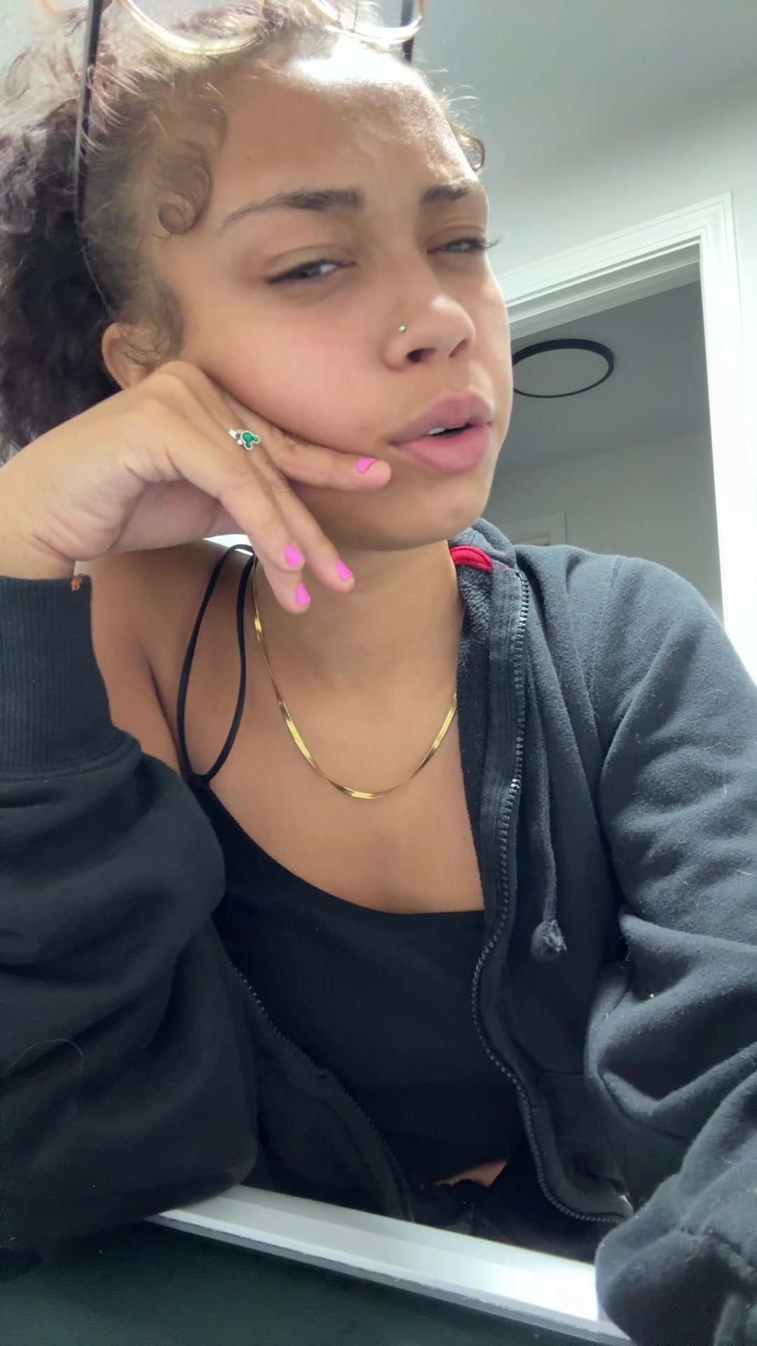 @Mony03_