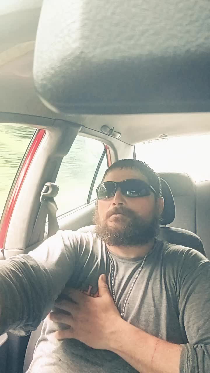 @👑 FAMOUSREDNECK👑