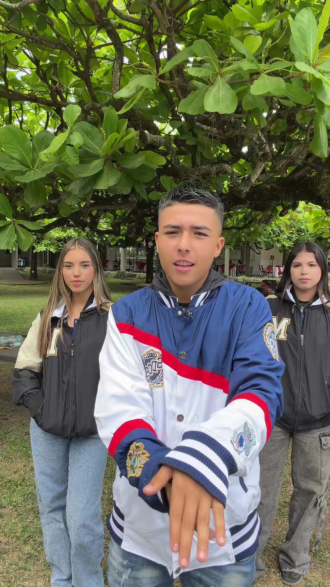 @twinschaquetasprom