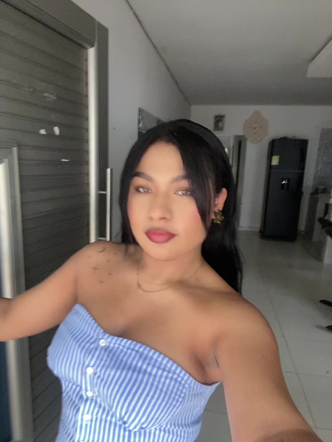 @Loraine